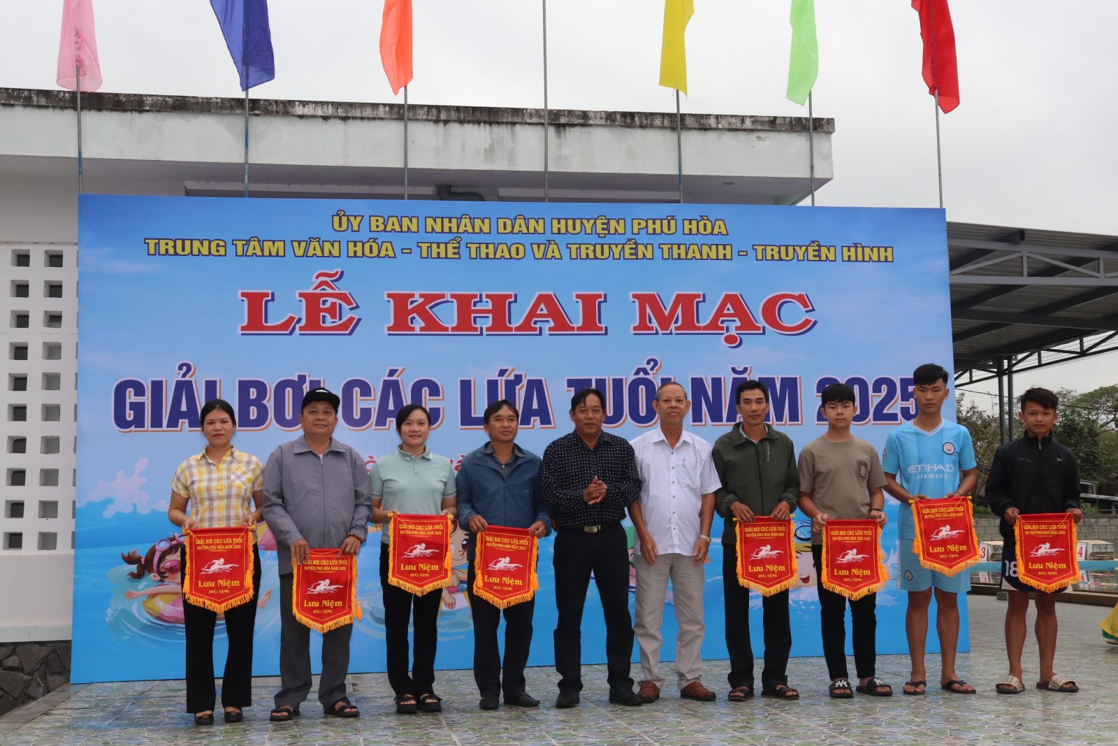 Giải bơi các lứa tuổi huyện Phú Hòa năm 2025