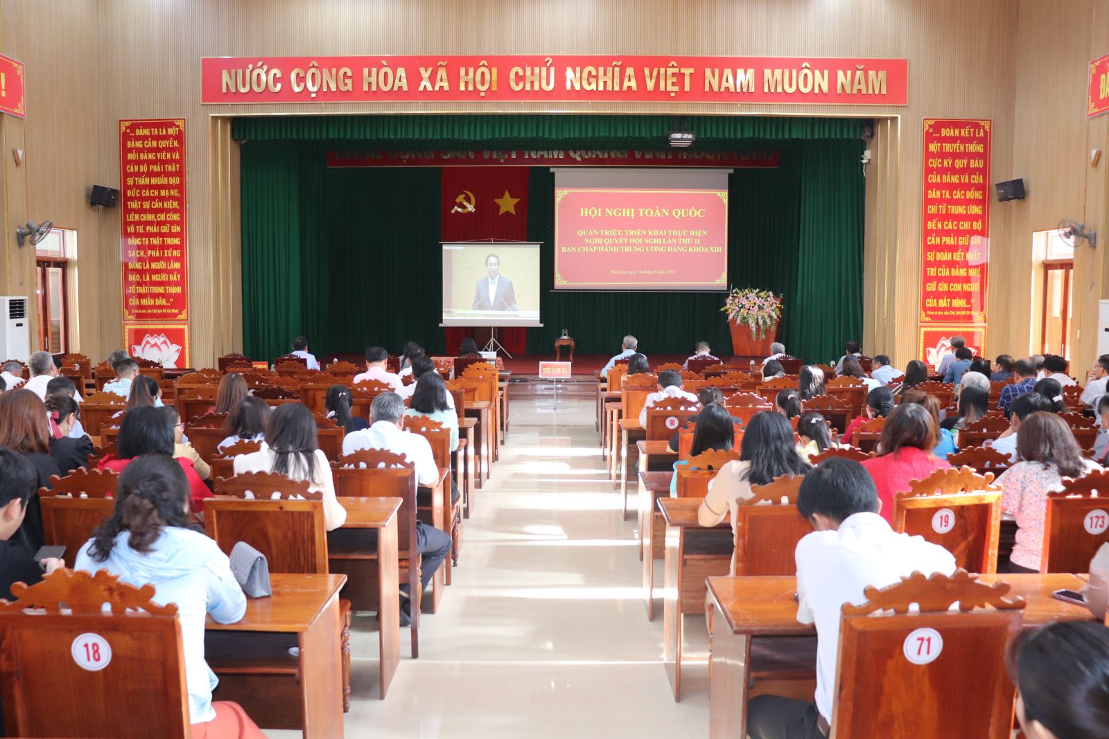 Hội nghị toàn quốc quán triệt, triển khai Nghị quyết Hội nghị TW 11
