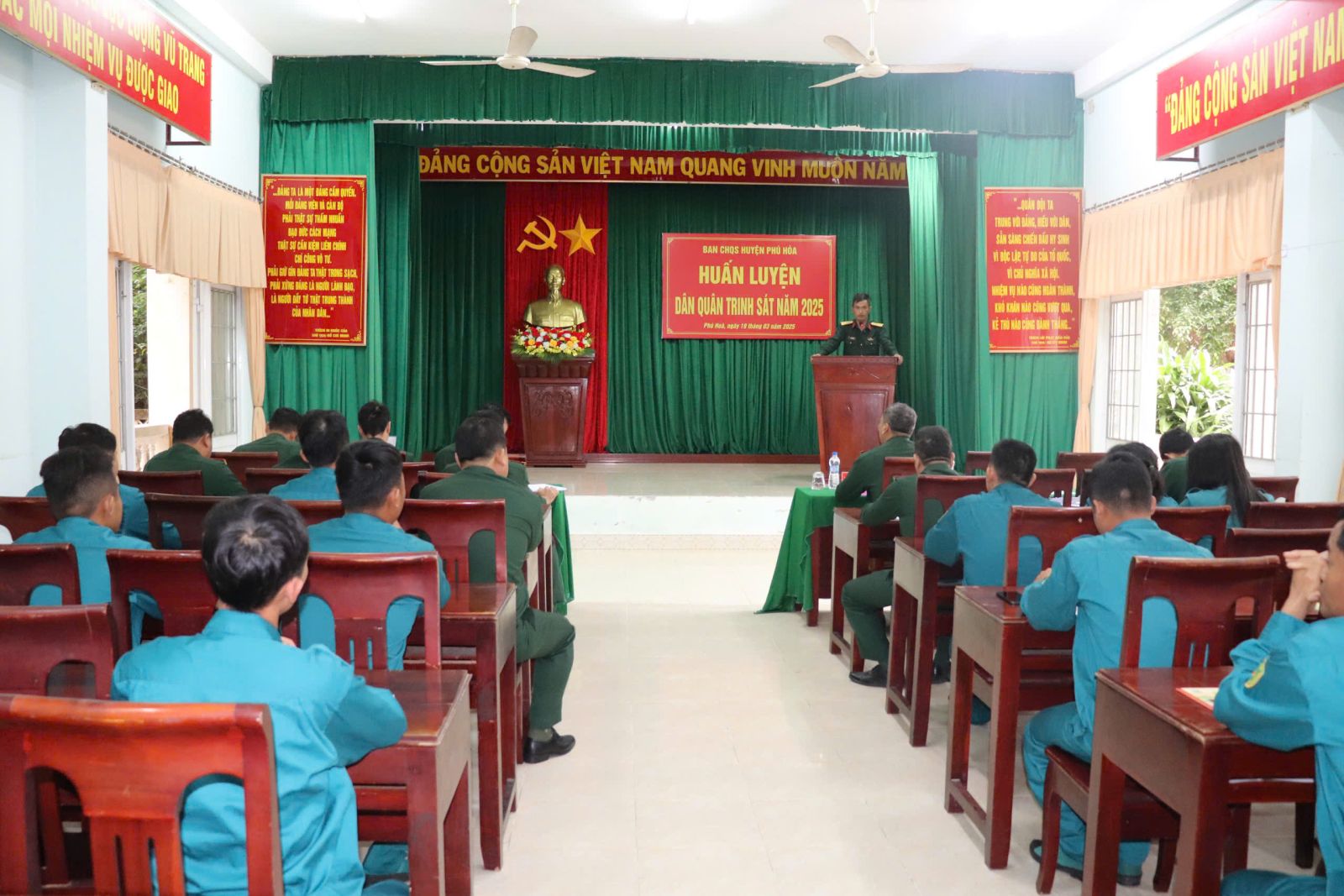 Ban CHQS huyện huấn luyện dân quân trinh sát năm 2025