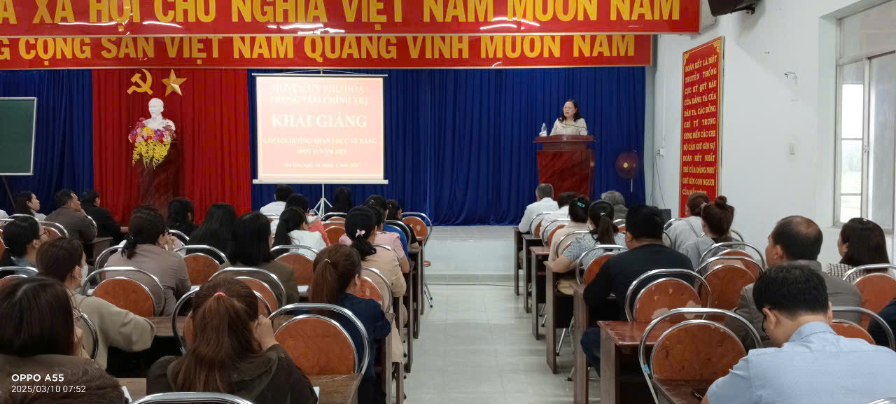 Khai giảng lớp bồi dưỡng nhận thức về Đảng (đợt 1) năm 2025