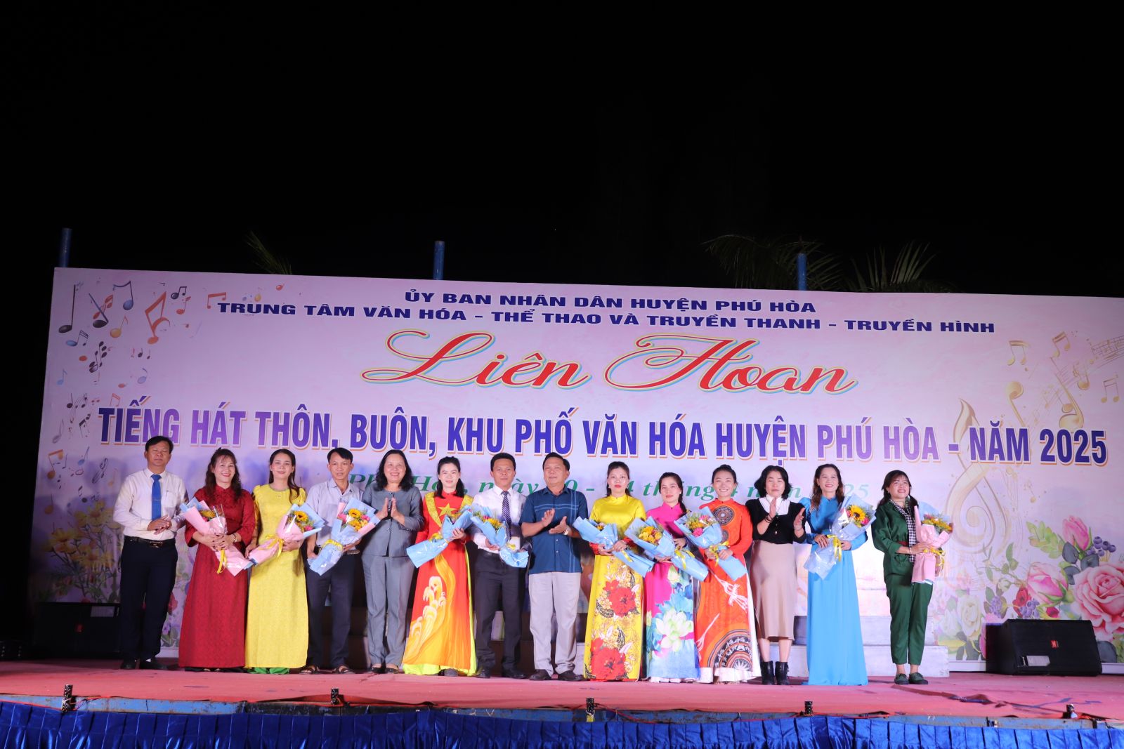 Liên hoan tiếng hát thôn, buôn, khu phố văn hóa năm 2025