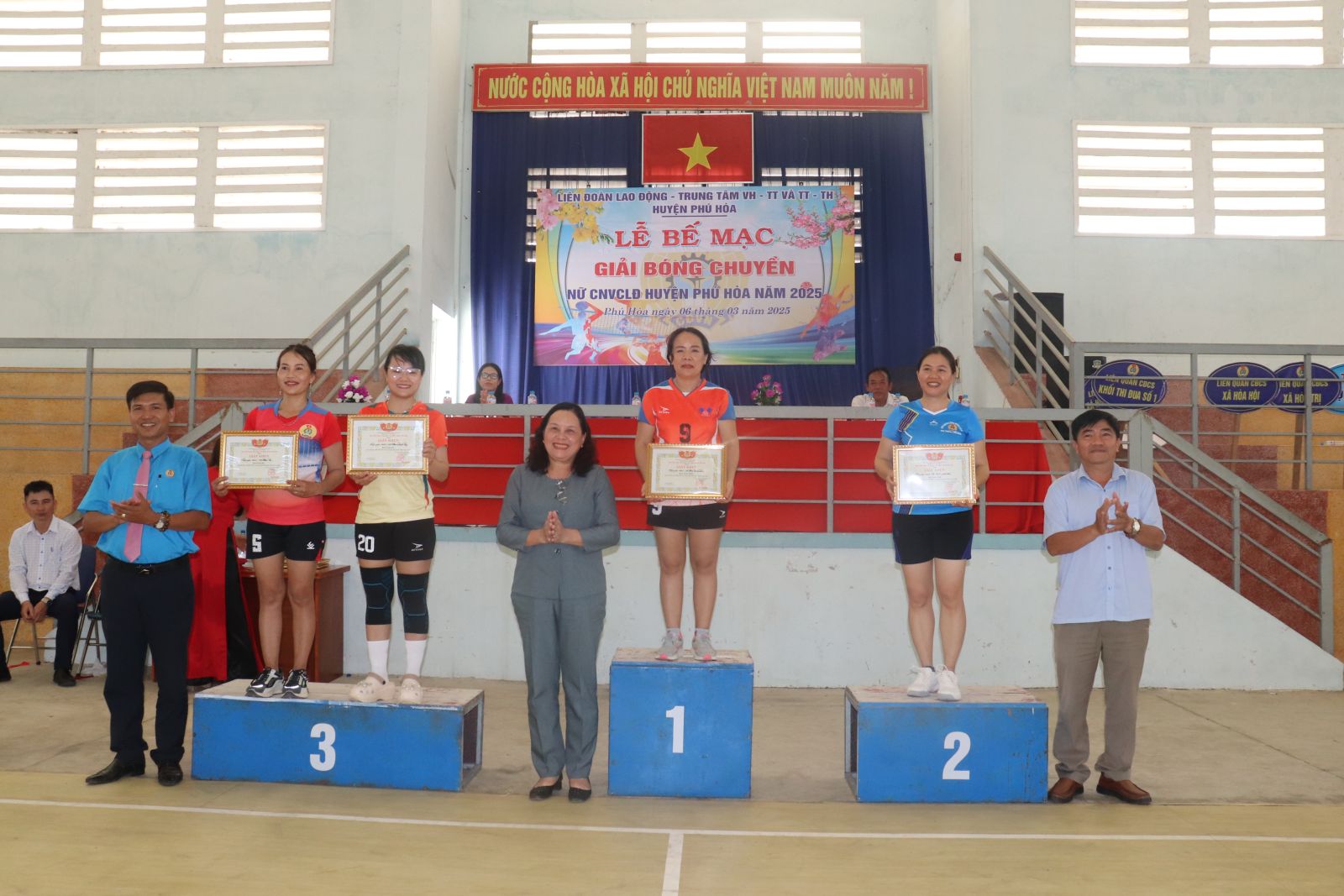 Xã Hòa Định Đông đạt giải nhất bóng chuyền nữ công nhân, viên chức, lao động năm 2025