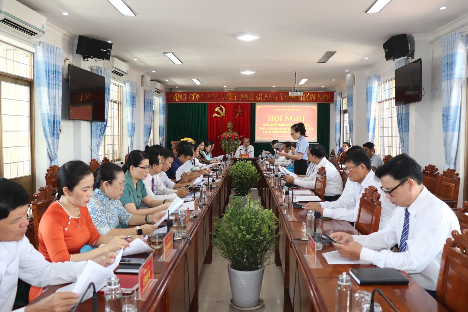 Ban Chấp hành Đảng bộ huyện cho ý kiến đối với Dự thảo Đề án sắp xếp đơn vị hành chính cấp tỉnh, cấp xã