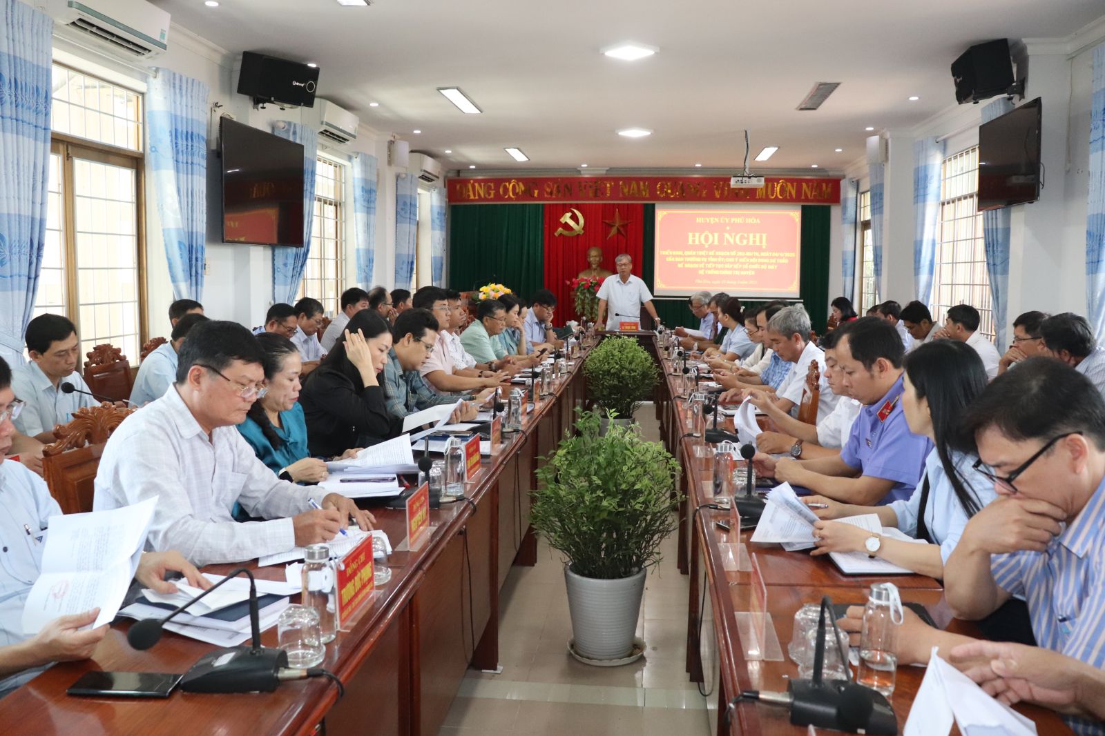 Triển khai kế hoạch tiếp tục sắp xếp tổ chức bộ máy hệ thống chính trị huyện