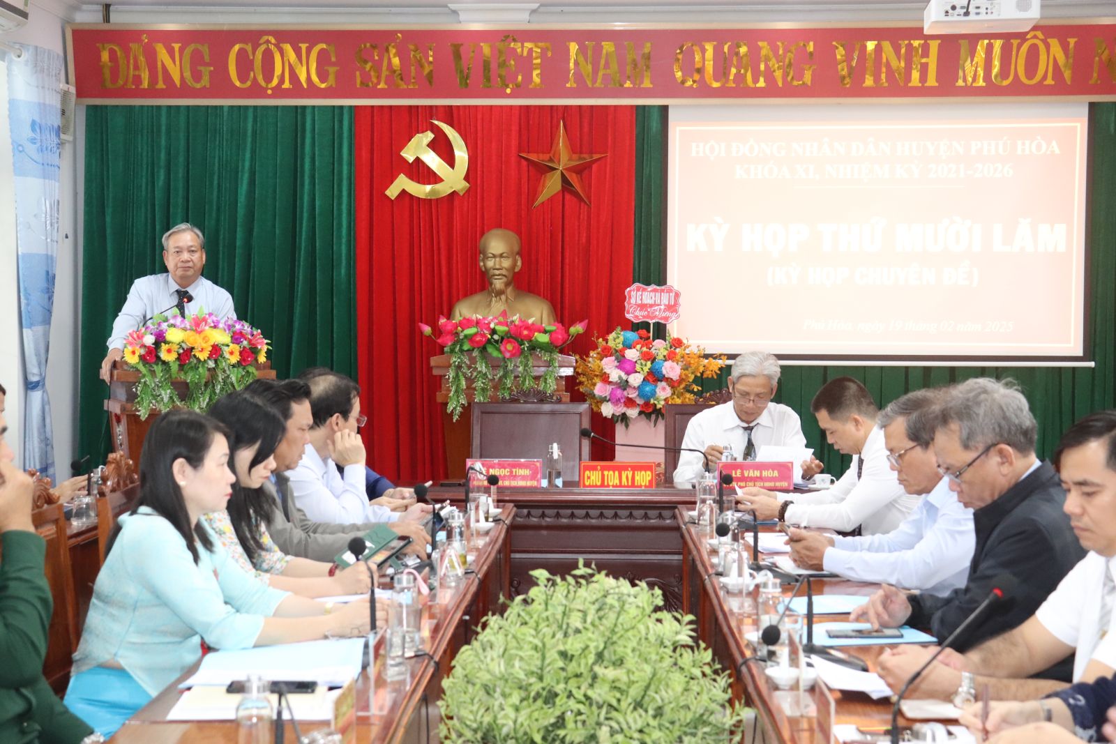 Kỳ họp thứ 15 HĐND huyện Phú Hòa (kỳ họp chuyên đề): đồng chí Cao Anh Sơn được bầu giữ chức Chủ tịch UBND huyện