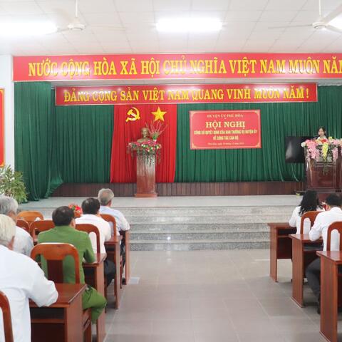 Đồng chí Lê Thanh Sơn được phân công phụ trách Đảng ủy xã Hòa An