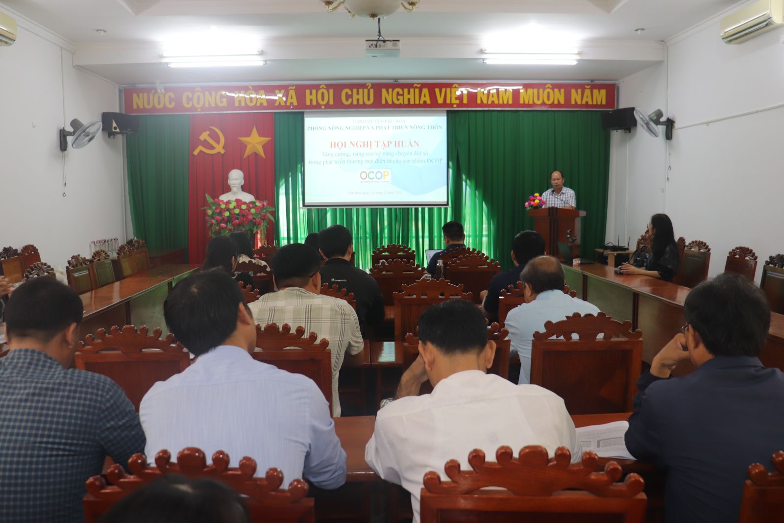 Tập huấn nâng cao kỹ năng chuyển đổi số trong phát triển thương mại điện tử sản phẩm OCOP